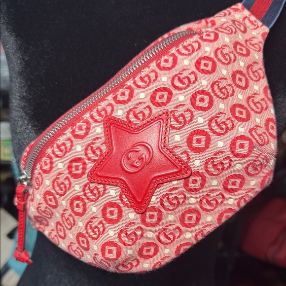 Gucci GG Star Belt Bag Waist Pack Red GG Canvas - Picture 5 of 11